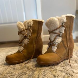 Sorel - Joan of Arctic Wedge III - Cozy bootie
